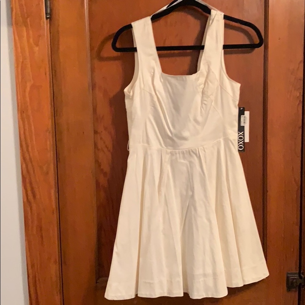 XOXO Off-white Mini Dress with Pockets - Picture 1 of 4